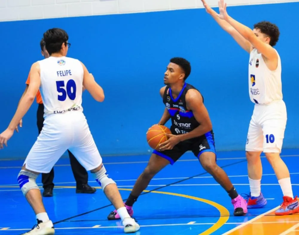 Foto: Osvaldo F, Santos – F.R. Marília engata 6ª vitória seguida
