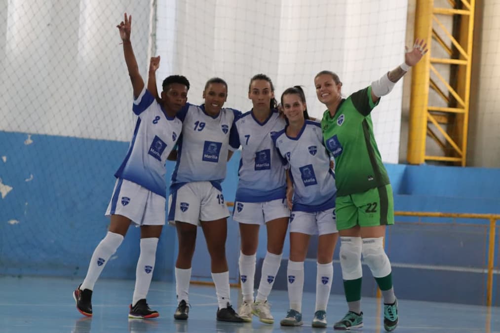 Elenco do Futsal Feminino Marília comemora vitória na COPA DA LPF MULHERES 2026.