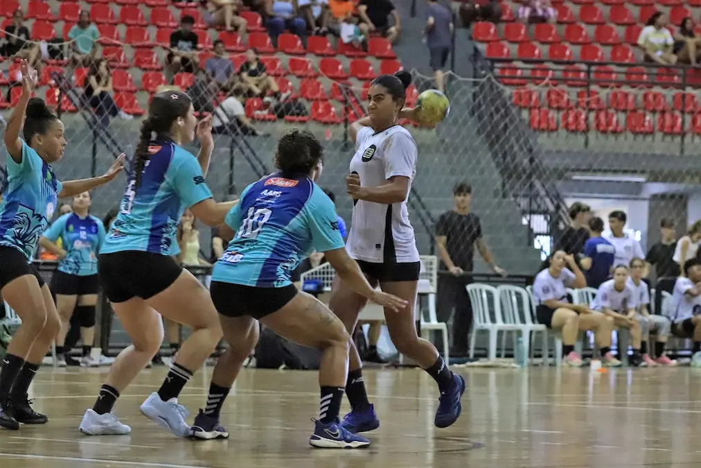 Sábado de handebol e futsal movimenta o esporte mariliense