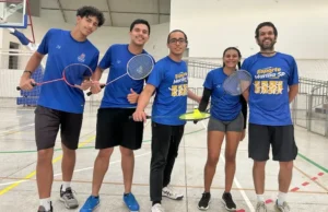 Atletas da equipe de Badminton de Marília em treinamento para a FEBASP.