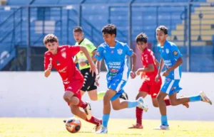 Atletas das categorias de base do Marília em ação pelos Campeonatos Paulistas.