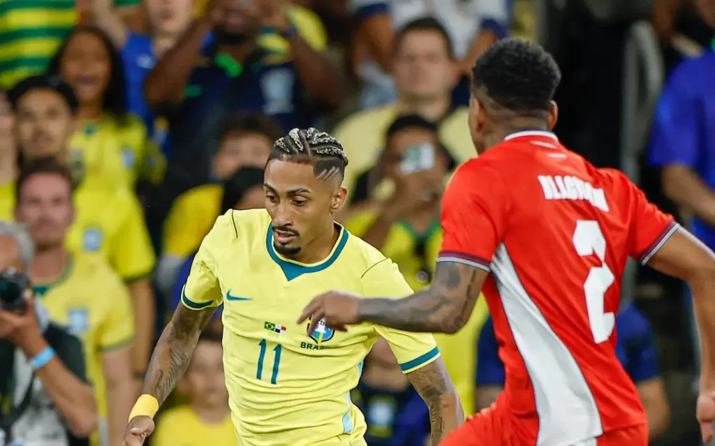 Raphinha, jogador do Barcelona e da Seleção Brasileira