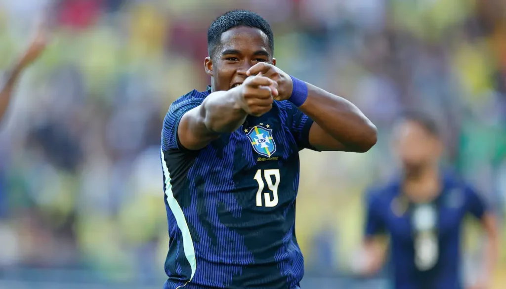 Endrick comemora gol pela Seleção Brasileira em amistoso preparatório.