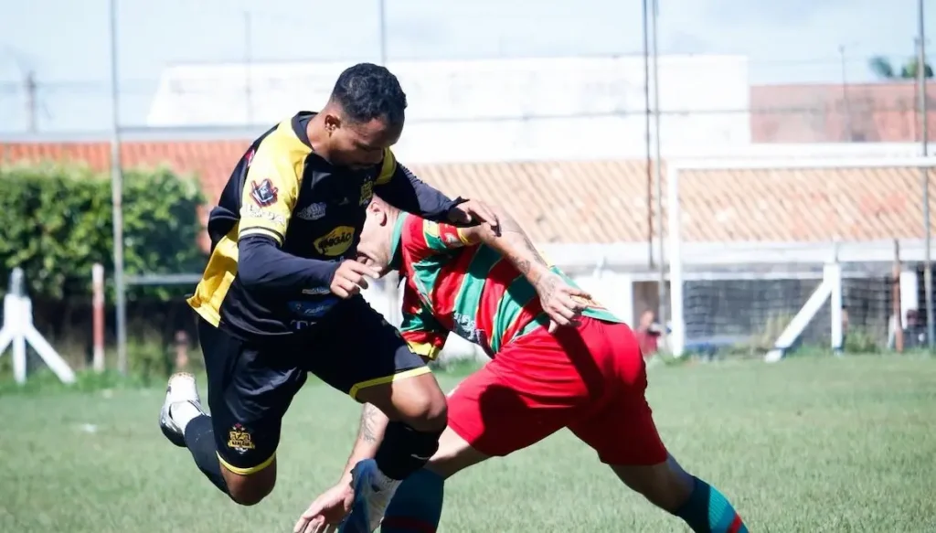 Jogadores do futebol amador de Marília em disputa da Copa SELJ e 1ª Divisão.