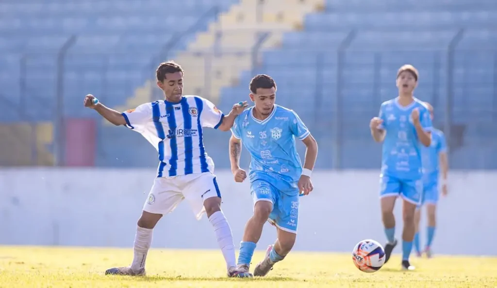Marília vence o Assisense por 1 a 0 em jogo quente no Abreuzão e assume vice-liderança do Paulista Sub-15.