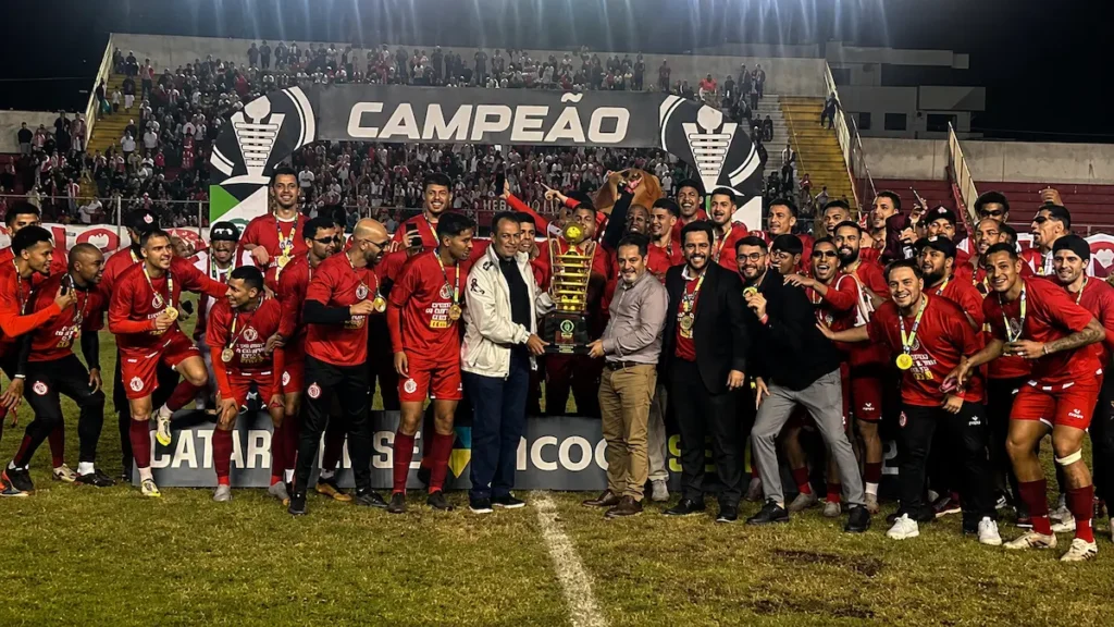 O Leão do Sul voltou a levantar um troféu após 68 anos, repetindo um feito que não acontecia desde os títulos estaduais de 1957 e 1958.