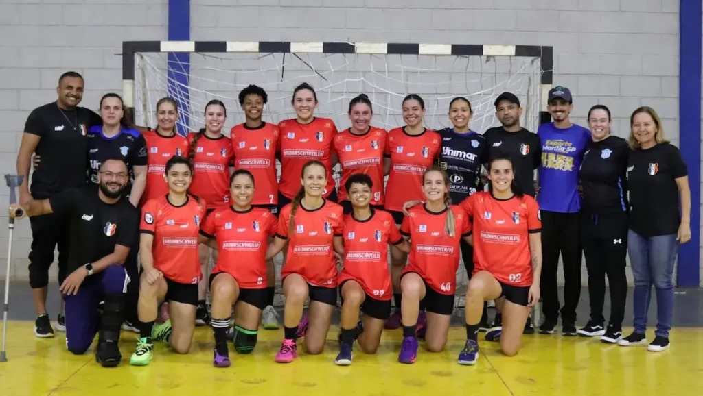 Atletas de Marília no pódio do tênis de mesa nos Jogos Regionais de Tupã.