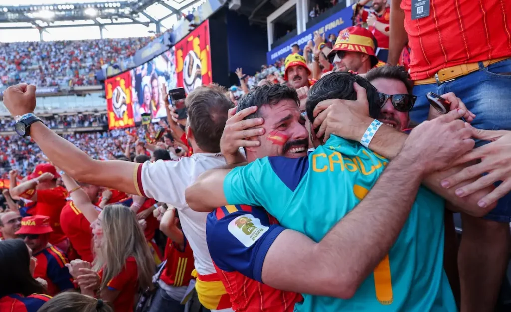 A consagração espanhola: campeã mundial após dominar a final e vencer a Argentina na grande decisão.