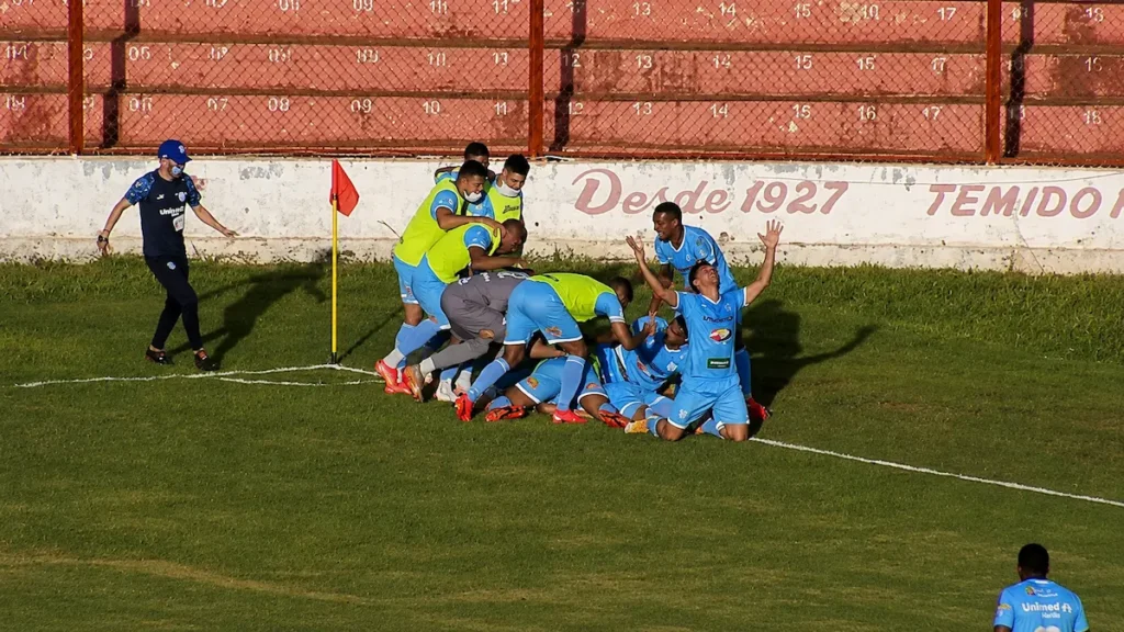 Jogadores de Marília e Linense no último confronto entre as equipes pela Série A3 de 2021.