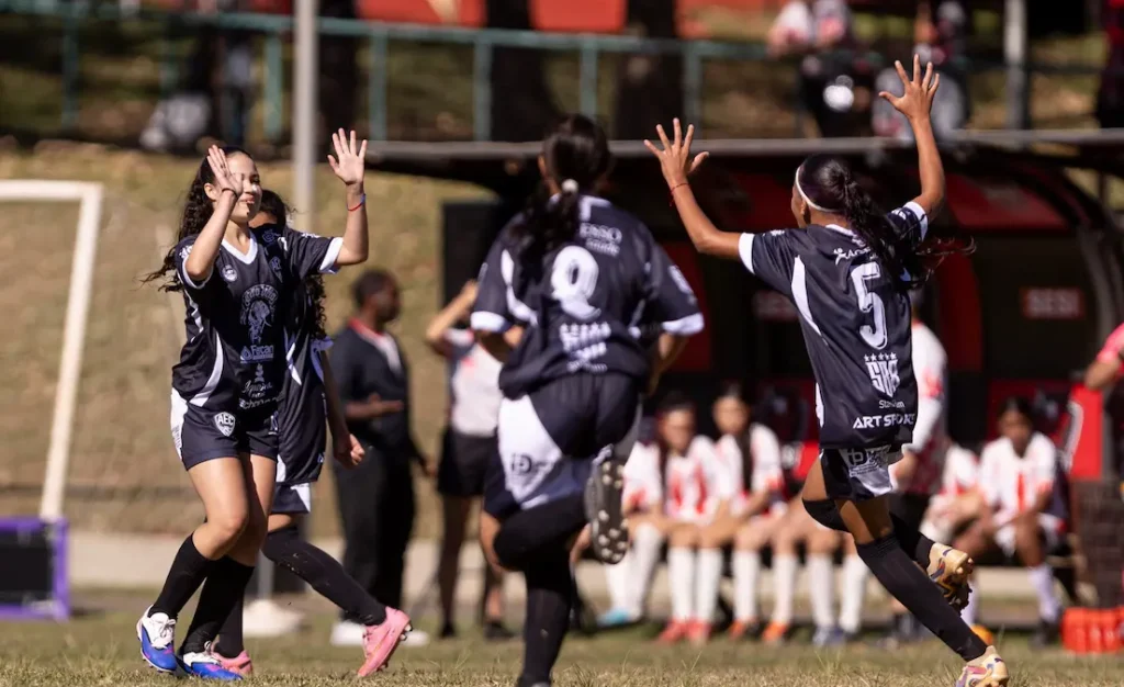 AEC Marília termina Festival Paulista Sub-14 em terceiro lugar, com duas vitórias, empate com a Ferroviária e uma derrota.