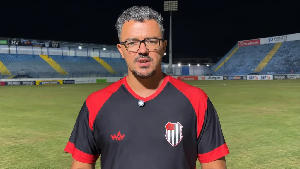 Técnico do Bandeirante critica arbitragem no empate com o Marília e anuncia reclamação à Federação Paulista.