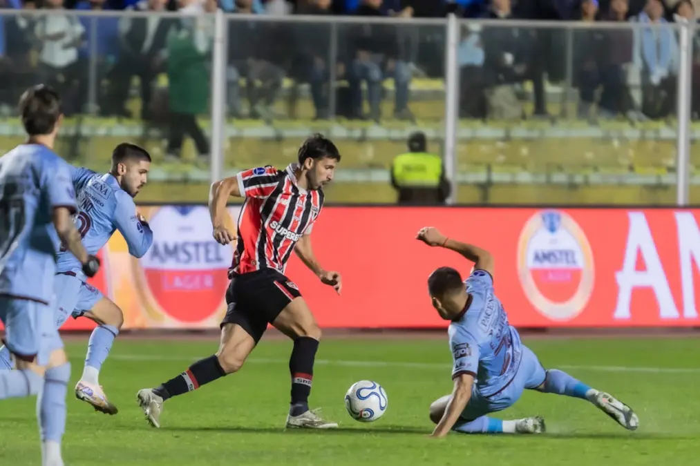 São Paulo empata com o Bolívar em La Paz e deixa a vaga aberta para a decisão das oitavas da Sul-Americana no MorumBIS.