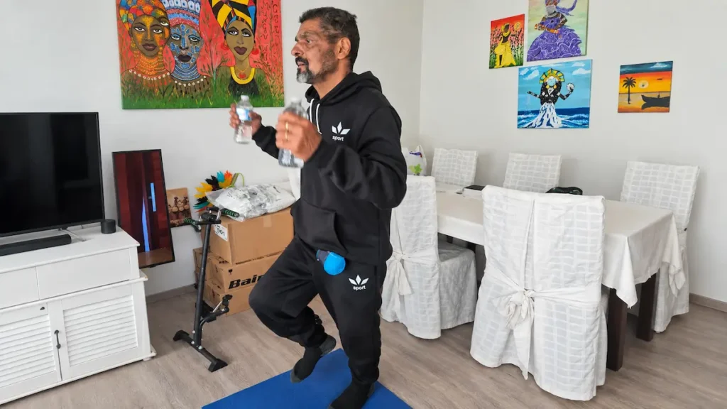 Hélio durante tratamento contra um câncer de intestino; ex-atacante do Marília morreu neste sábado, aos 61 anos. (Foto: Grupo Amigos do MAC | Edição: Edmais Esporte)