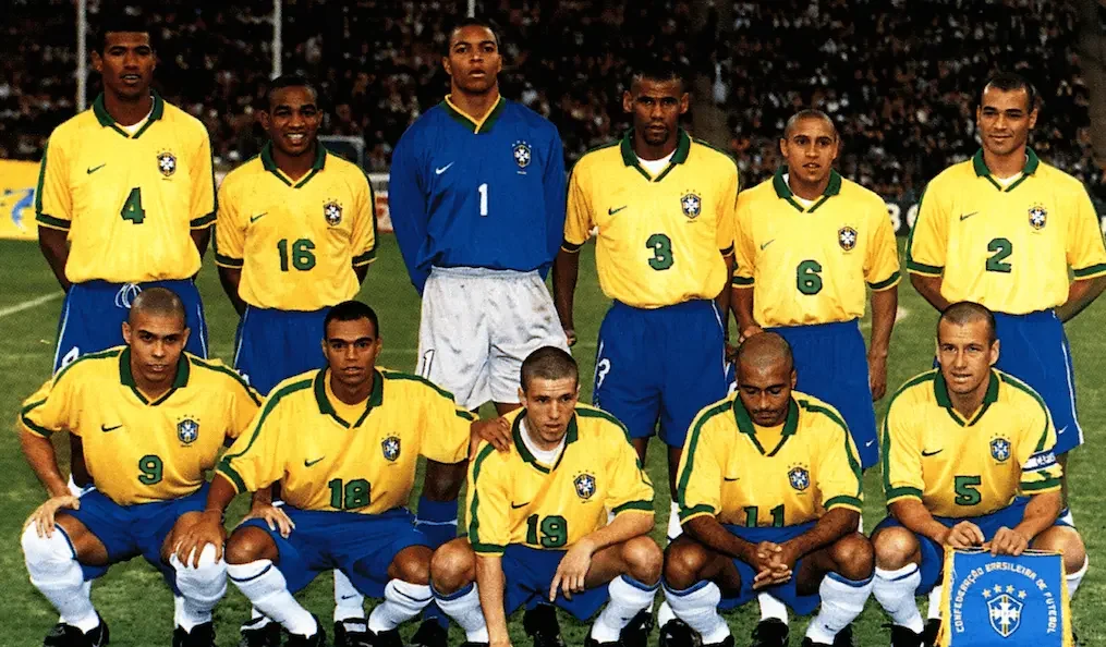 Seleção Brasileira comemora título da Copa das Confederações de 1997, após goleada por 6 a 0 sobre a Austrália Créditos: Divulgação CBF