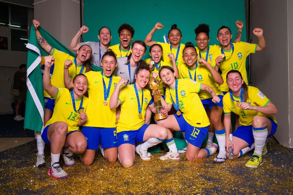 Seleções Brasileiras masculina e feminina lideram os rankings mundiais de futsal da FIFA. (Foto: Lucas Figueiredo / CBF).