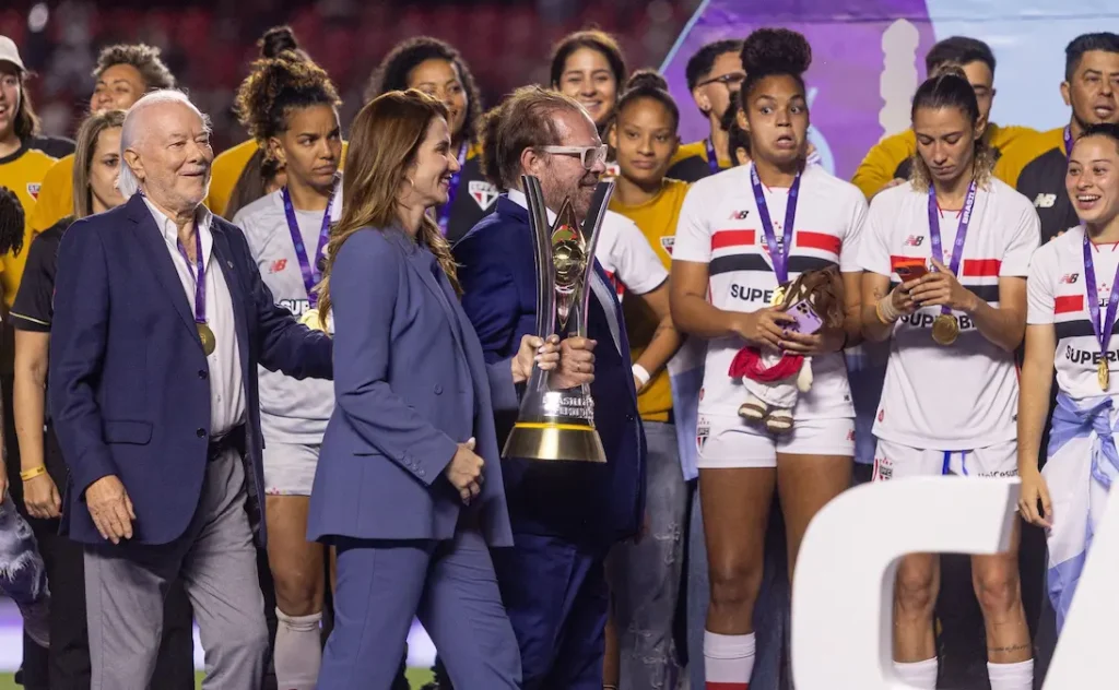 São Paulo empata com Corinthians por 1 a 1 no MorumBIS, vence final por 3 a 2 no agregado e conquista o Brasileirão Feminino A1 2026.