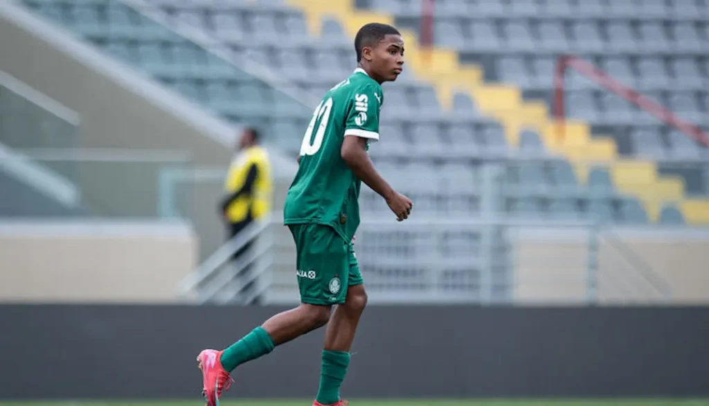 Gabriel Bueno, de Marília, sobe ao sub-17 do Palmeiras aos 15 anos