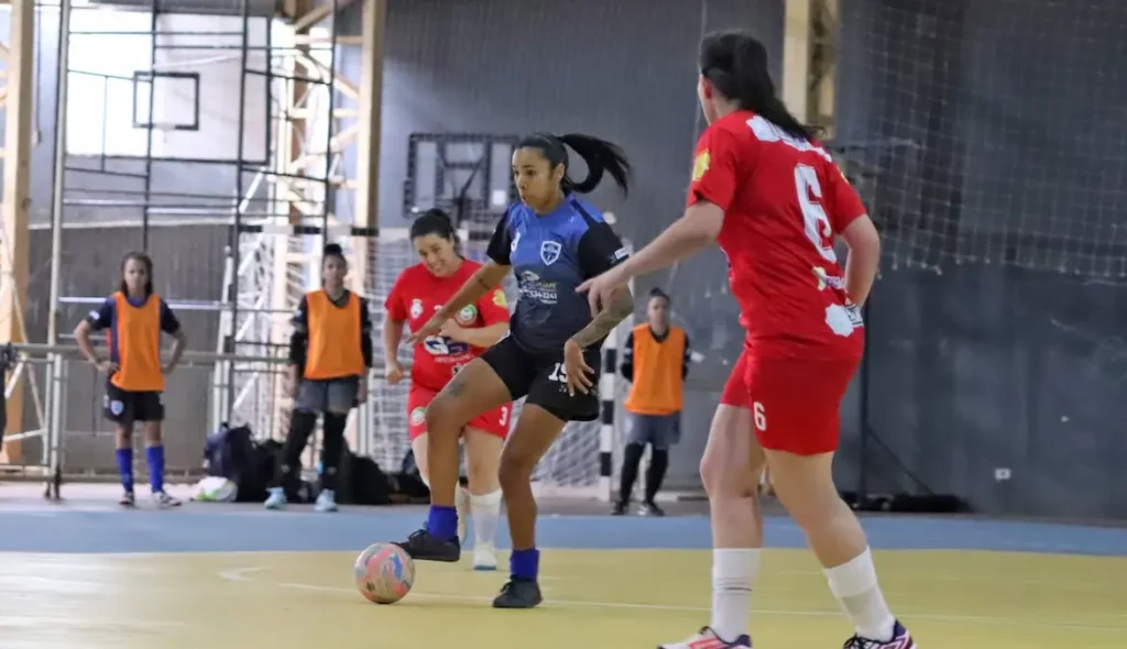 Após uma vitória e um empate, futsal feminino de Marília avança à segunda fase dos Jogos Abertos, em Votuporanga, como segundo colocado do Grupo C (Foto: Christian Cabrini).Cabrini).