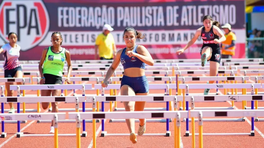 Conheça Ana Lívia Rodrigues, jovem de 15 anos de Marília treinada por Esquilo e Lecão que conquistou ouro e bronze no Paulista de Atletismo Sub-16.