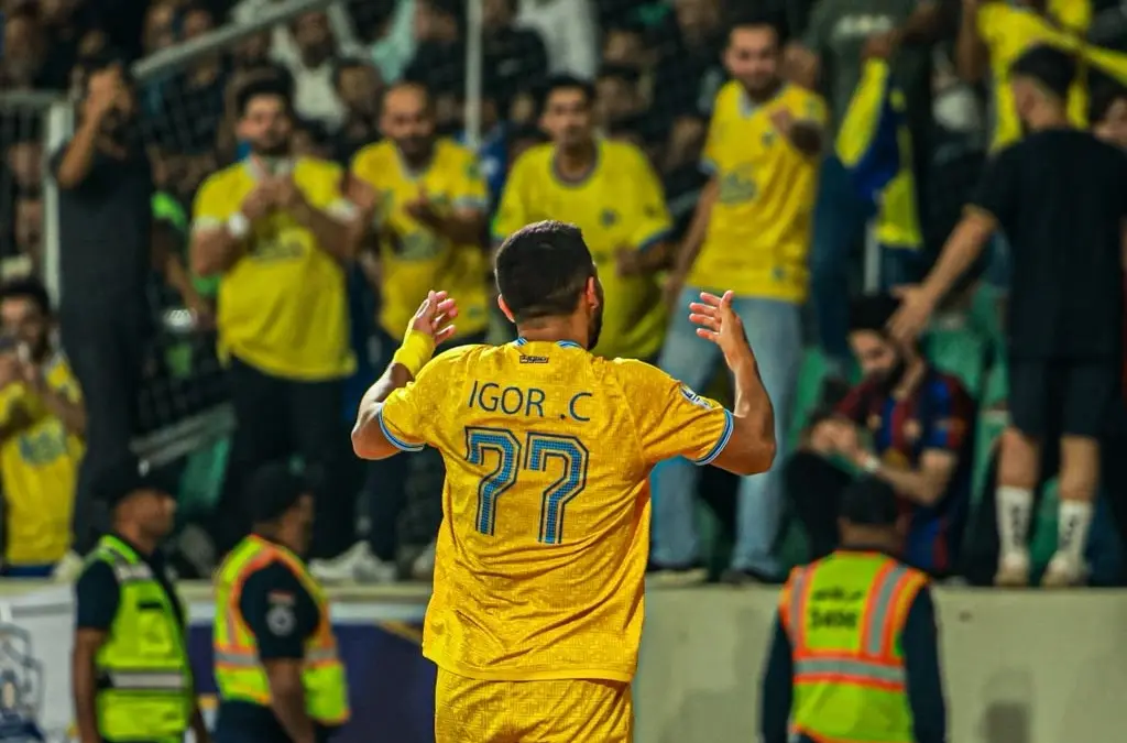 Igor Costa comemora gol pelo Duhok e vive grande fase: o mariliense é artilheiro da Iraqi Premier League 2026/27. (Foto: Divulgação/Duhok)