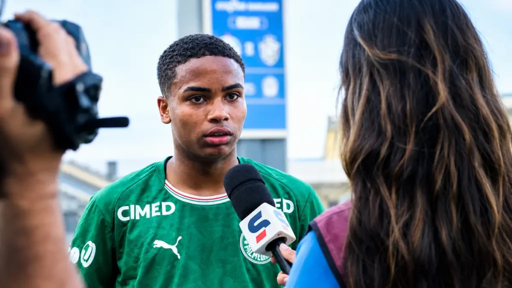 Gabriel Bueno chegou ao Palmeiras aos 9 anos, após ser revelado pela escolinha Passe Certo Zona Norte, de Marília. (Foto: Reprodução/Instagram)